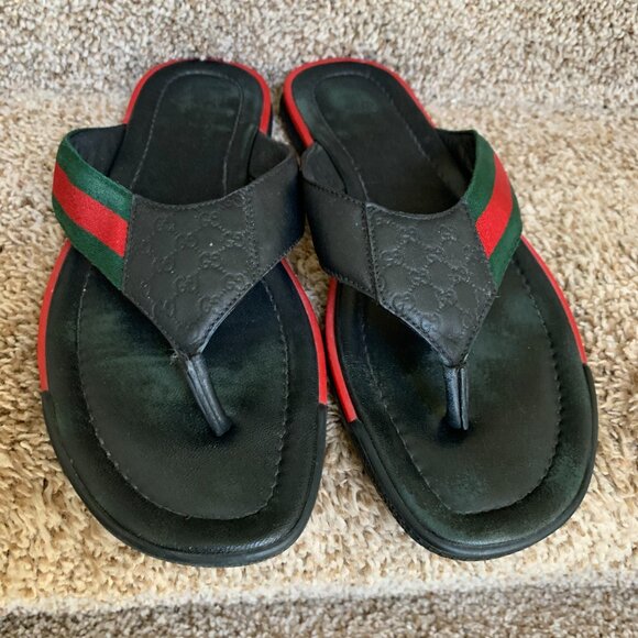 Gucci Men\'s Black Leather Thong Sandals. main image 10